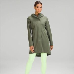 Lululemon Athletica Rain Rebel Jacket